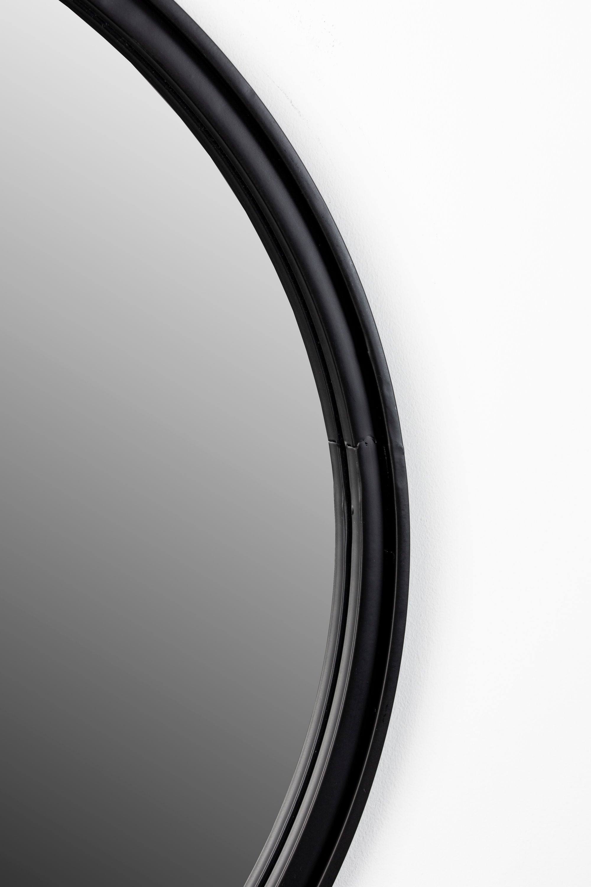 Matz Black Round Wall Mirror